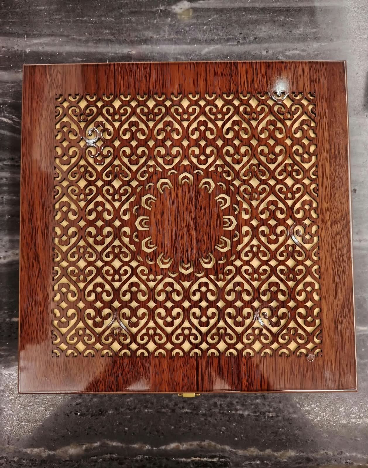 Wooden Laser Box Crest - Model thumbnail 10