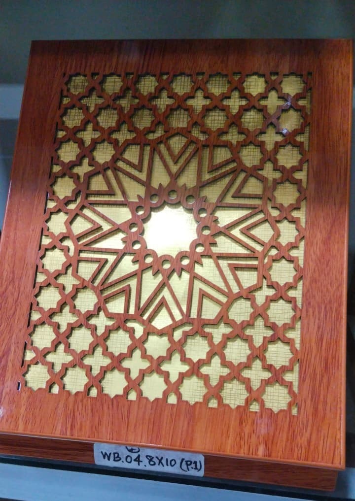 Wooden Laser Box Crest - Model thumbnail 3