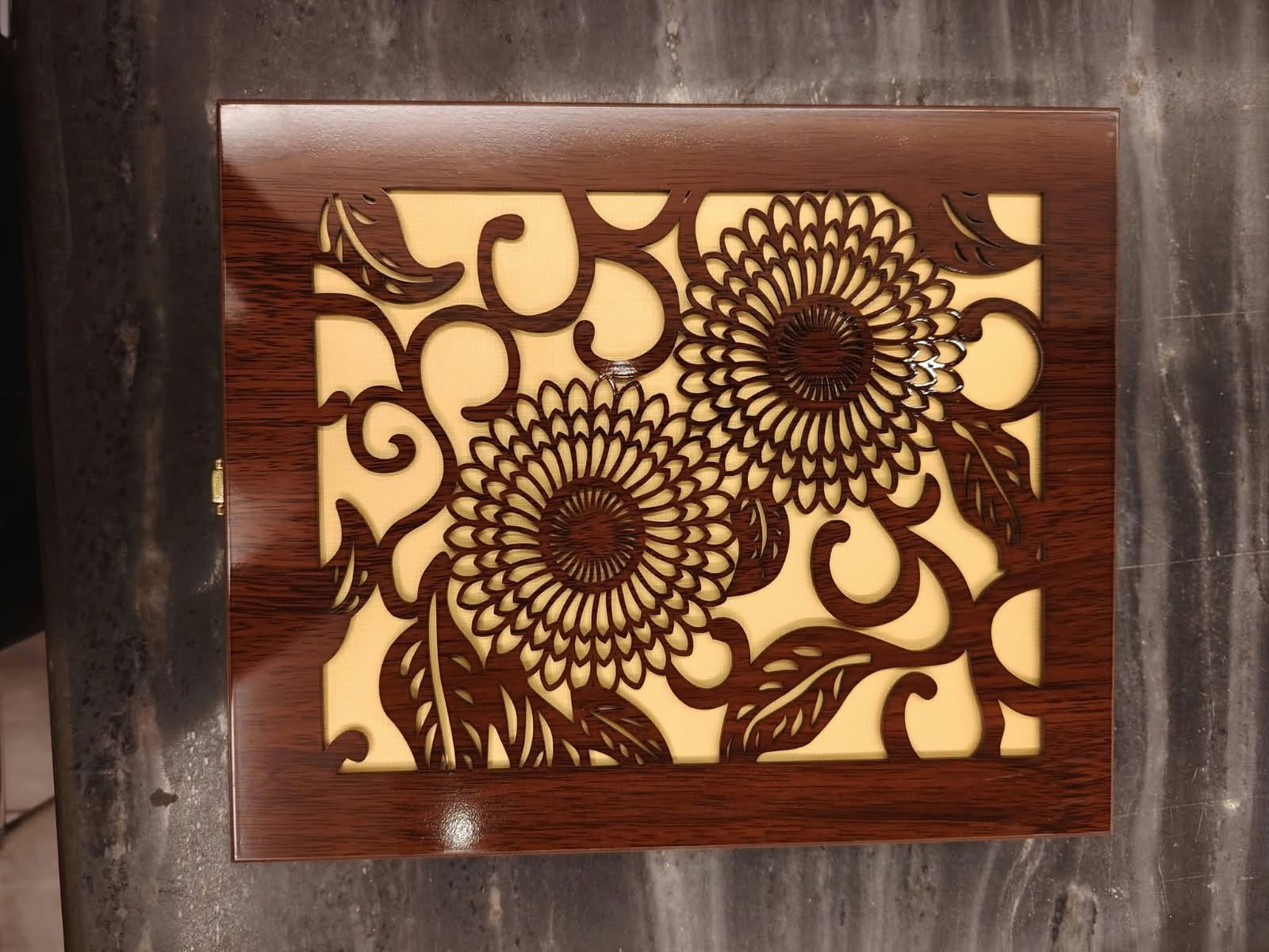 Wooden Laser Box Crest - Model thumbnail 13