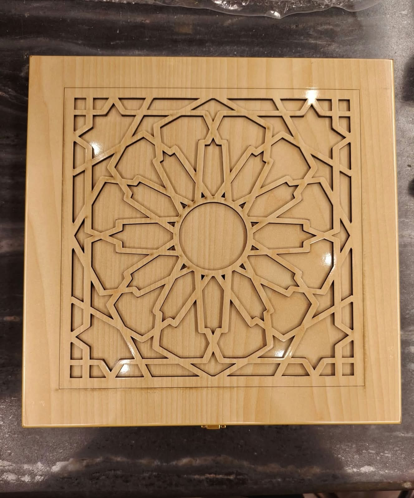 Wooden Laser Box Crest - Model thumbnail 9