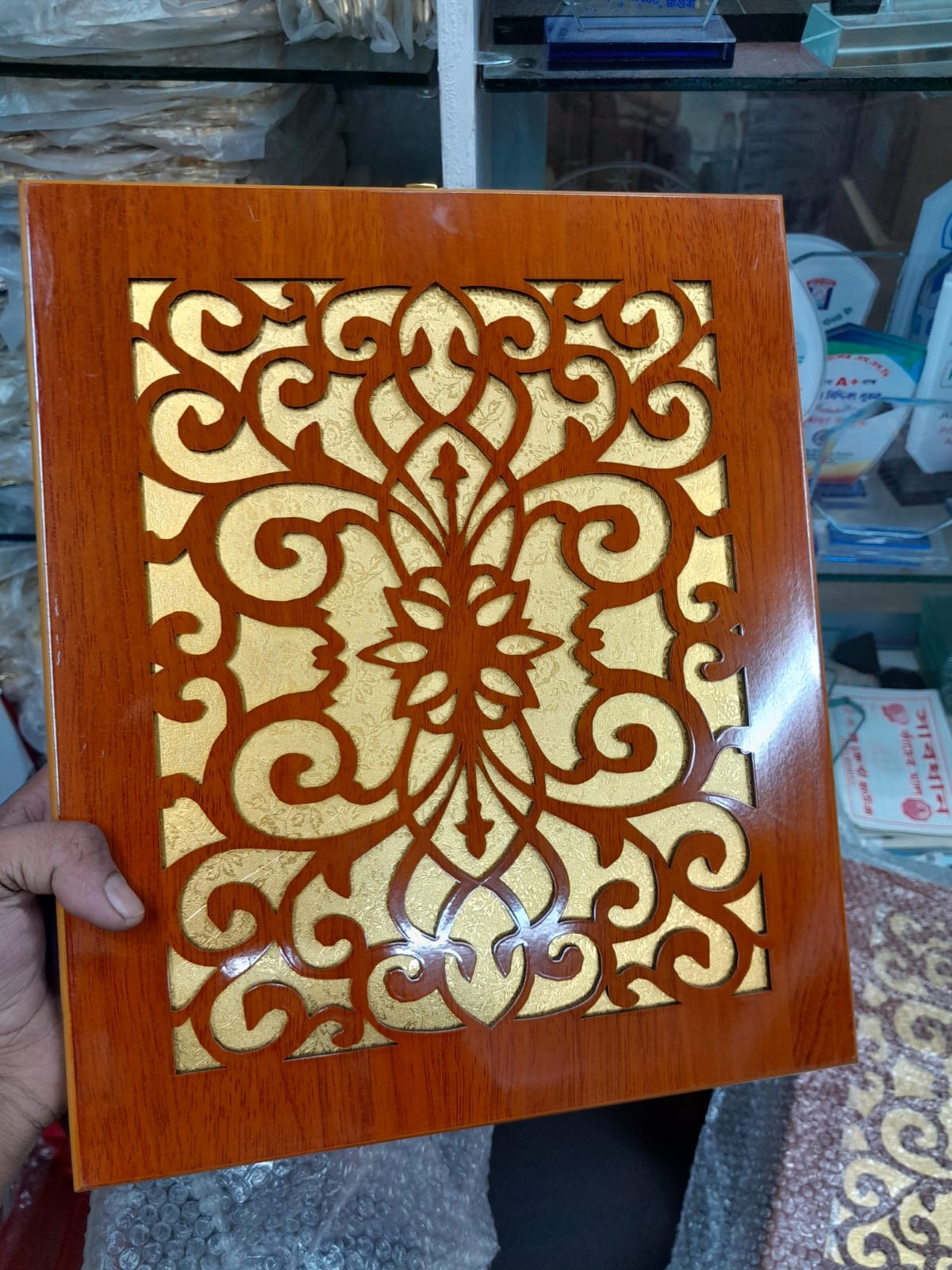 Wooden Laser Box Crest - Model thumbnail 4
