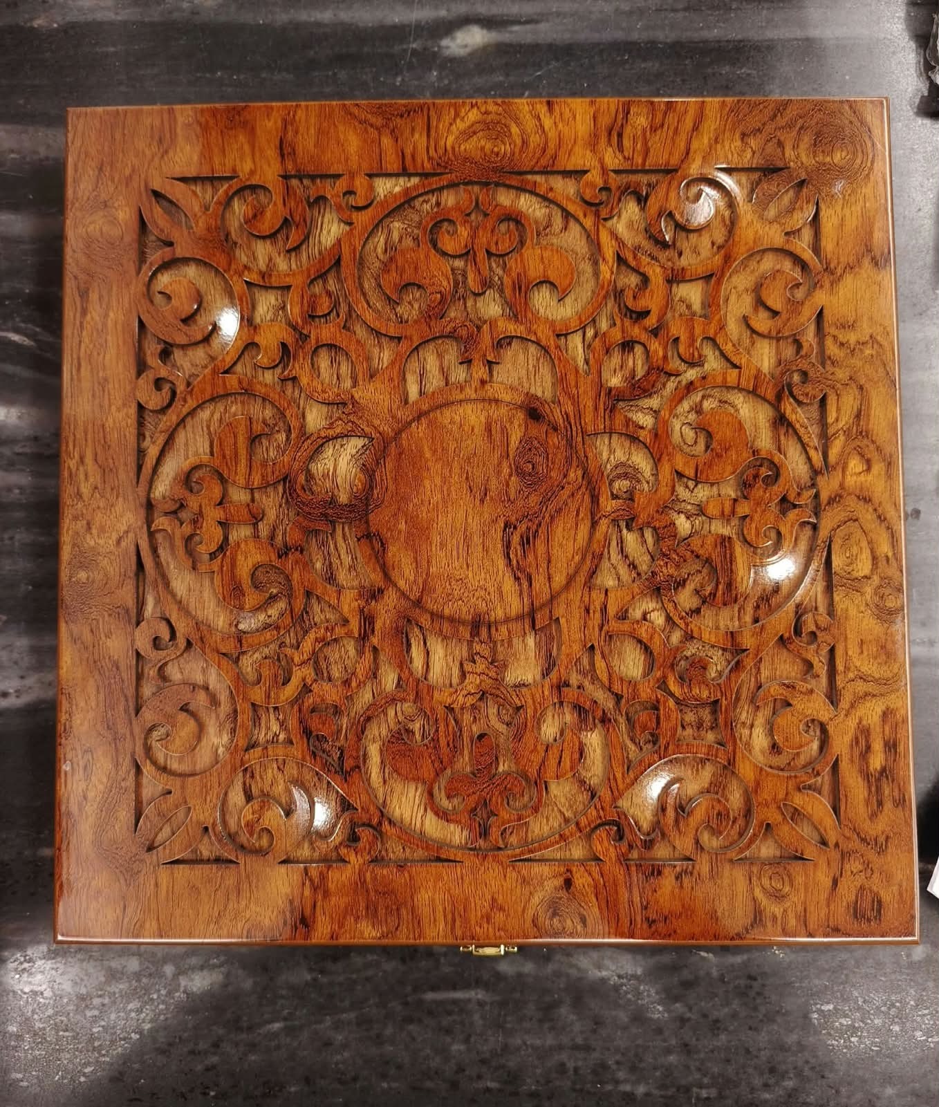 Wooden Laser Box Crest - Model thumbnail 8