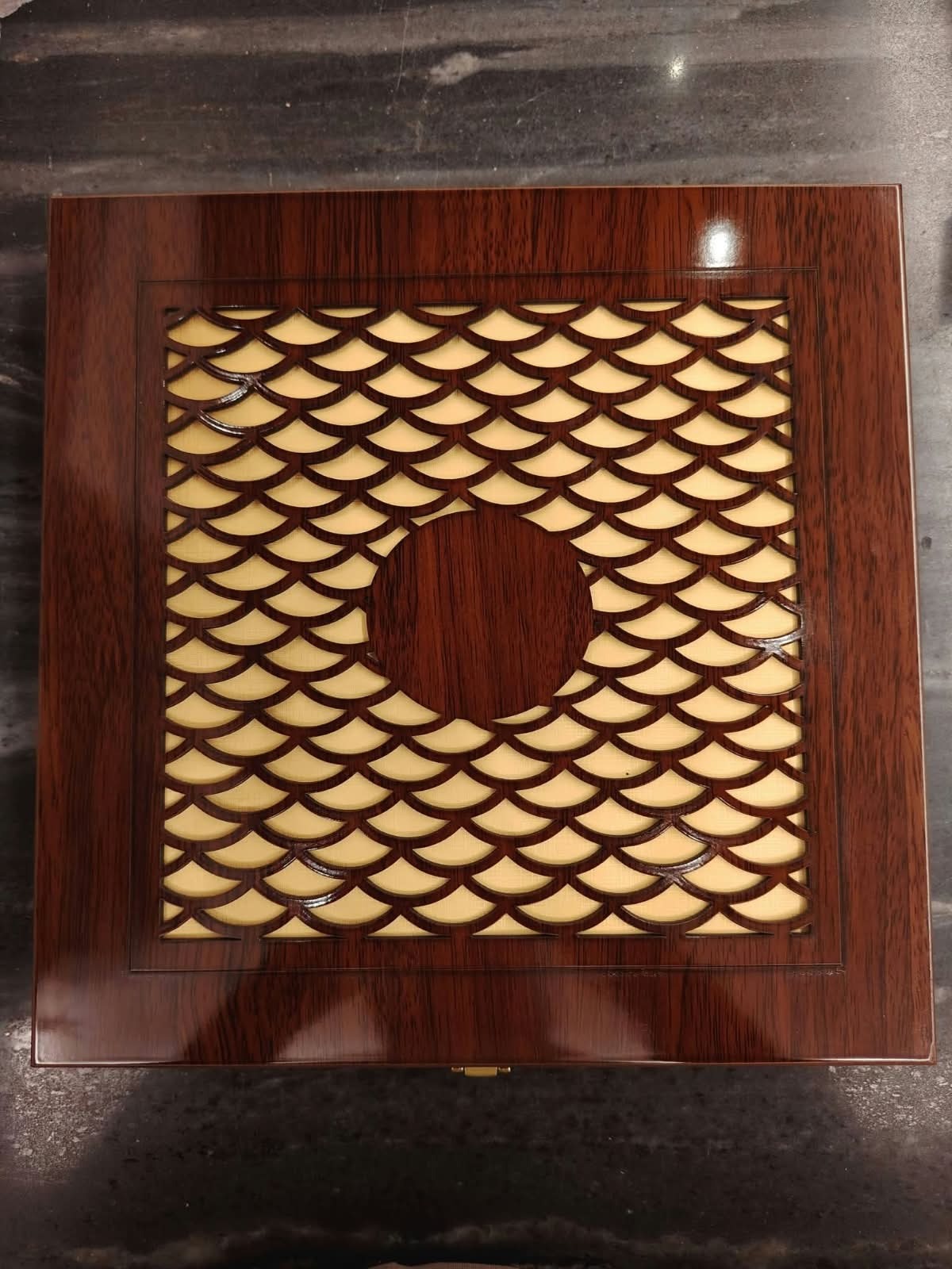 Wooden Laser Box Crest - Model thumbnail 7