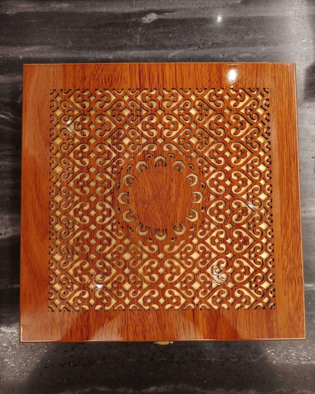 Wooden Laser Box Crest - Model thumbnail 11