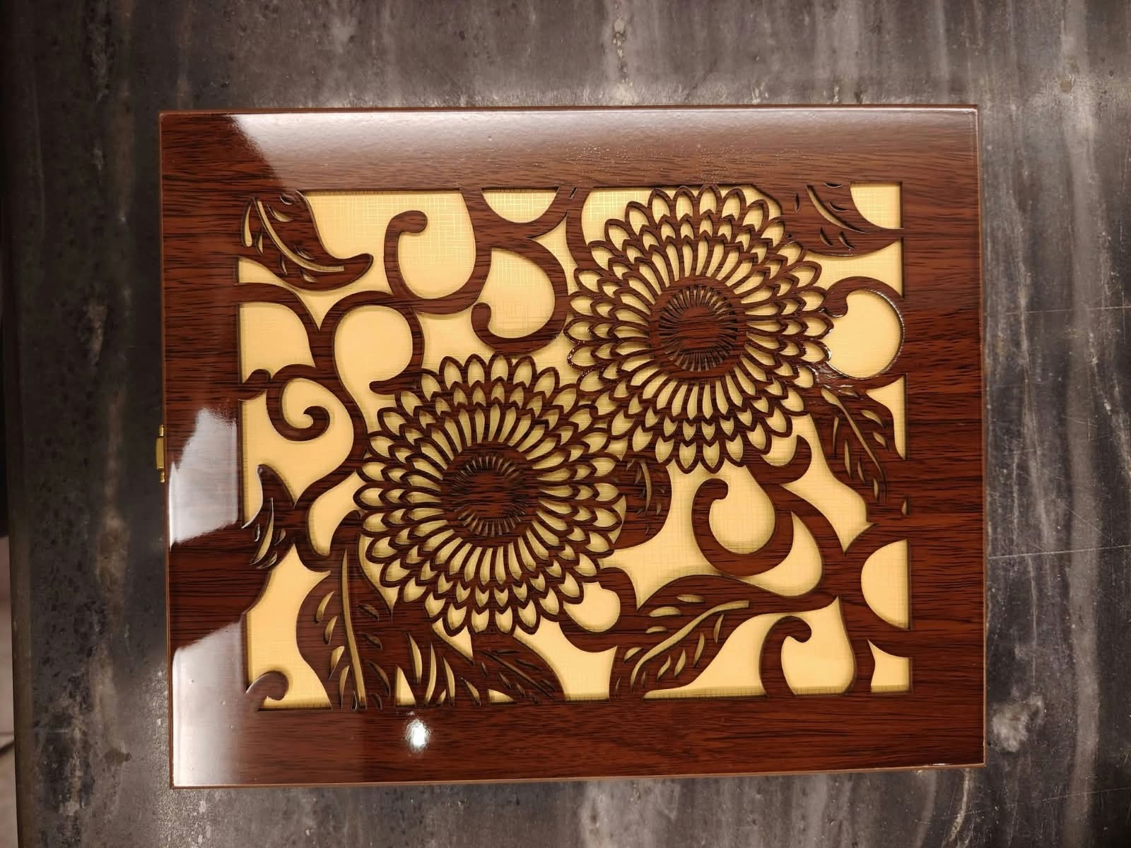 Wooden Laser Box Crest - Model thumbnail 16