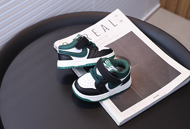 Children's Sports Shoes for Boys and Girls thumbnail 3