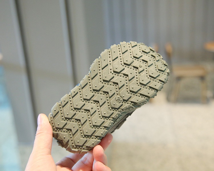 Children's Sports Shoes thumbnail 4