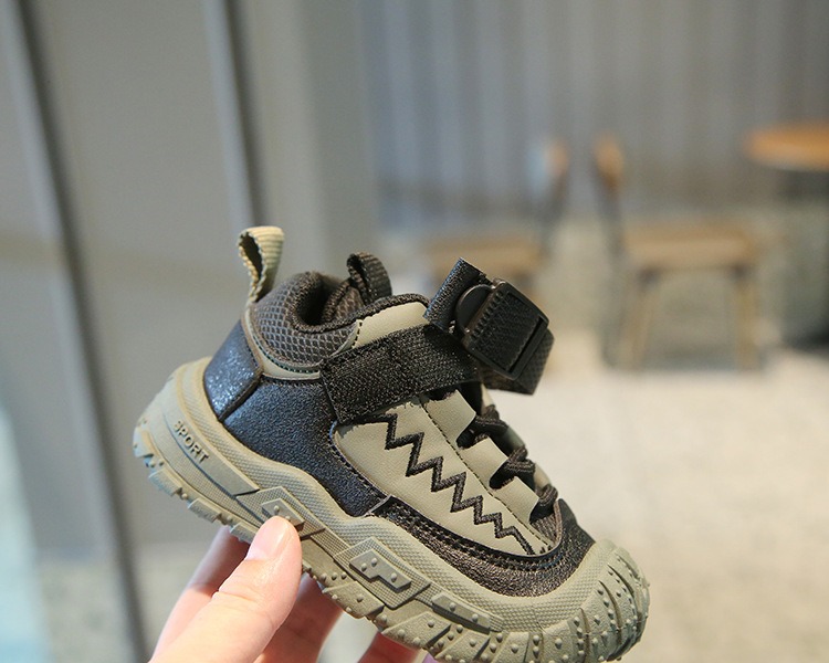 Children's Sports Shoes thumbnail 5