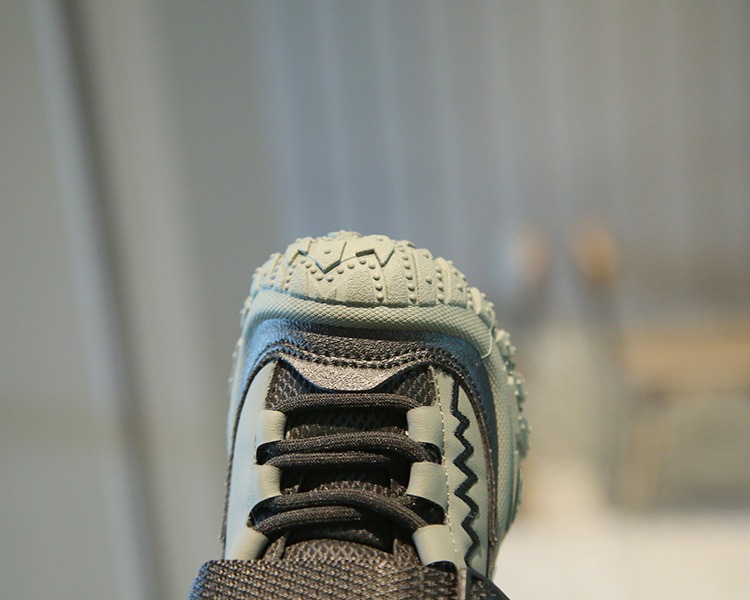 Children's Sports Shoes thumbnail 2