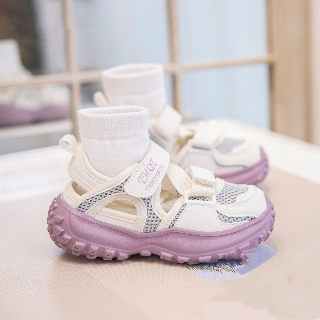 Sandal