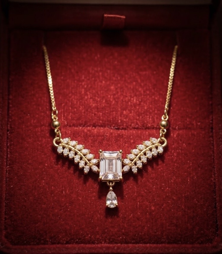 Crystal Wing Statement Necklace 🕊️