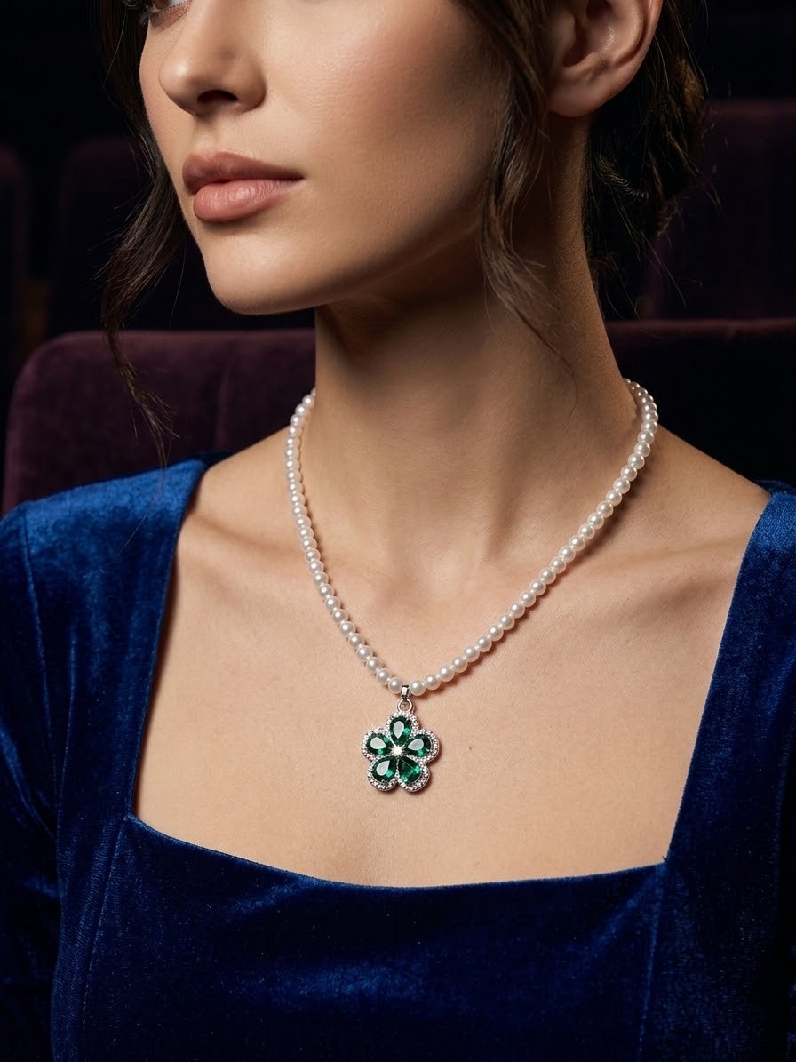 Emerald Blossom Pearl Chain 🍃