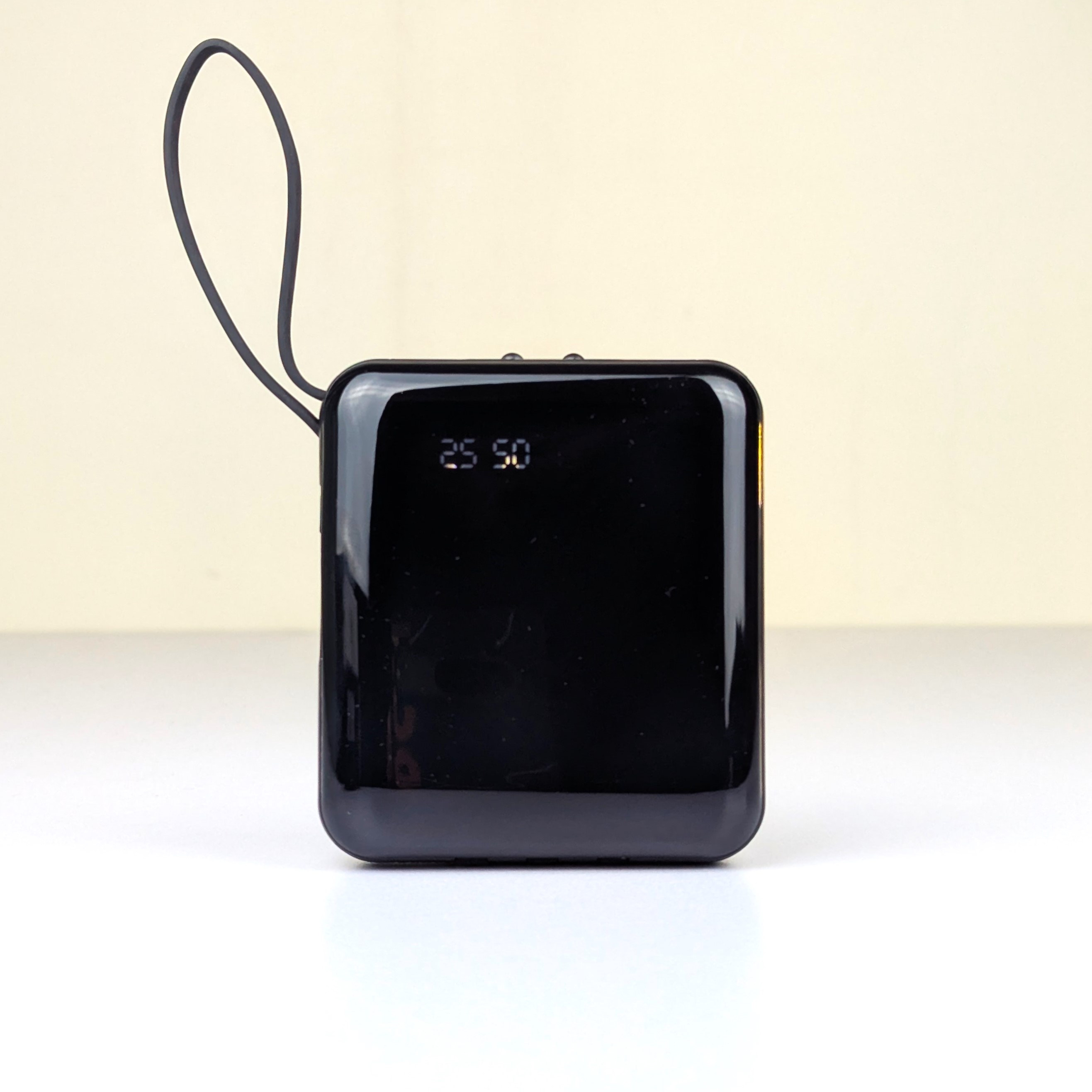 Smart 10000mAh Fast Charging Power Bank – Portable TWS & Phone Charger with Built-in Micro, Type-C, Lightning & USB Cables_img_2