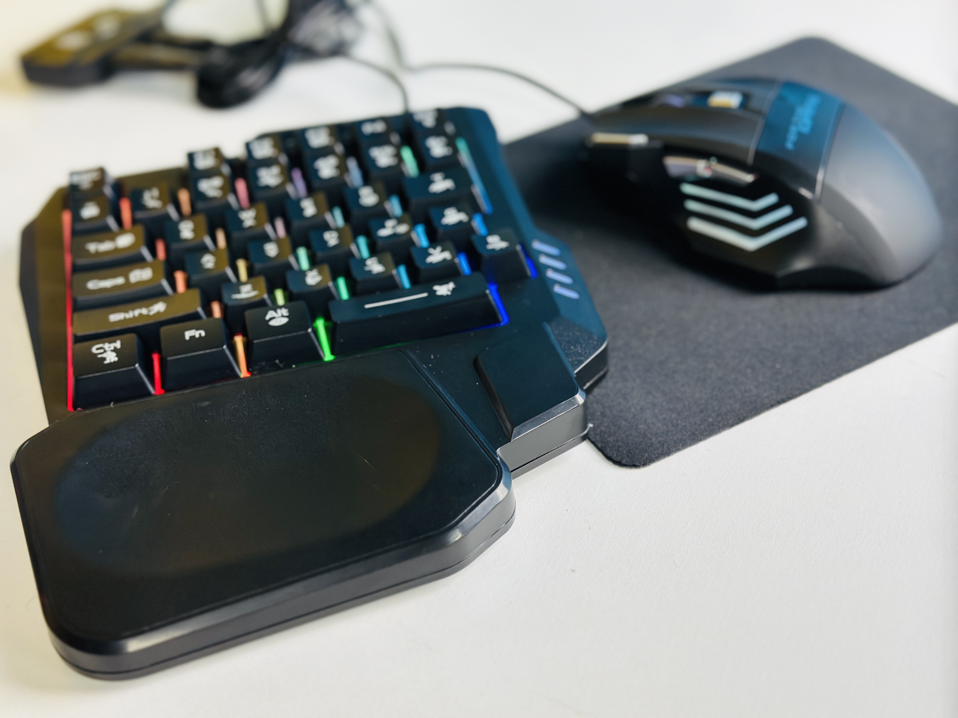 5-in-1 Mobile Gaming Combo Pack – Phone Stand, Keyboard & Mouse Converter Kit for Enhanced Precision, Ergonomic Comfort & Console-Like Mobile Gaming_img_4