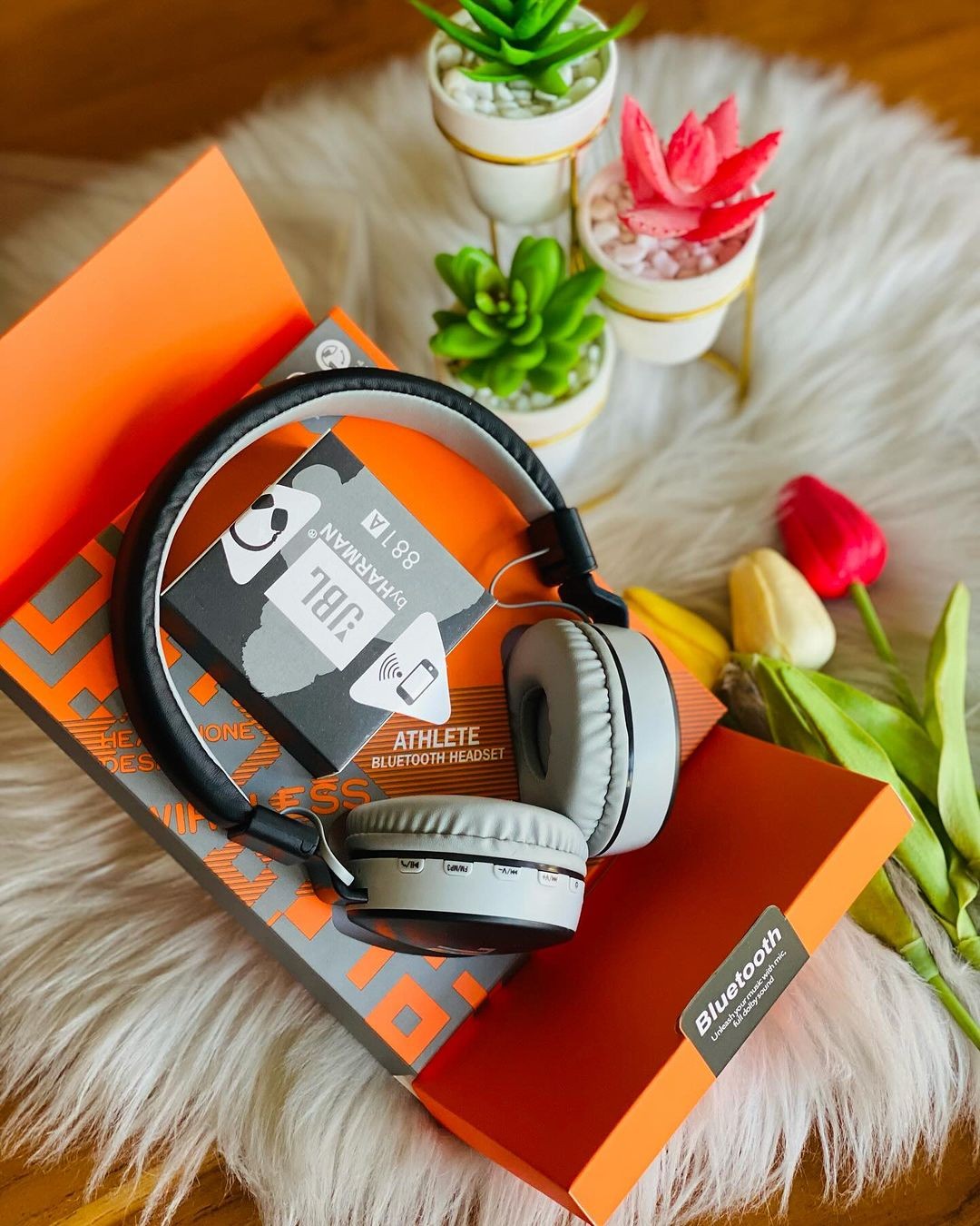 JBL 881A Wireless Bluetooth Headphone – Over-Ear Stereo Headset with Deep Bass, TF Card, FM Radio, AUX, Built-in Mic & Comfortable Cushion Design_img_4