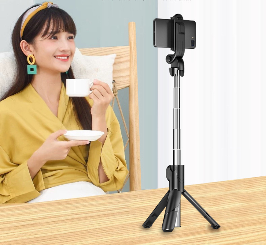 Q07 Foldable Mini Tripod & Bluetooth Selfie Stick – Extendable Portable Stand with LED Light & Wireless Remote Shutter for All Smartphones_img_3