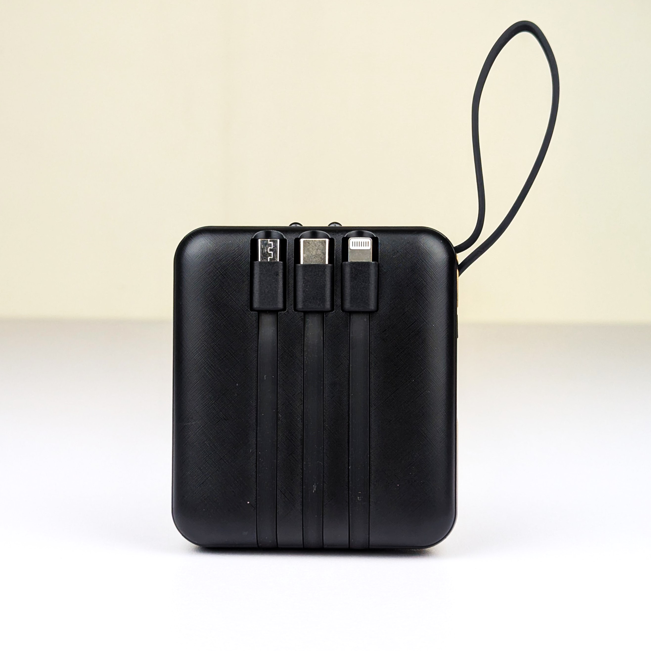 Smart 10000mAh Fast Charging Power Bank – Portable TWS & Phone Charger with Built-in Micro, Type-C, Lightning & USB Cables_img_3