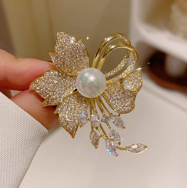 Diamond Pearl Brooch_img_3