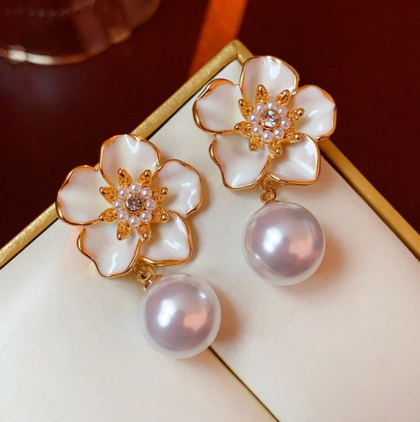 Floral Pearl Dangle Earrings_img_0