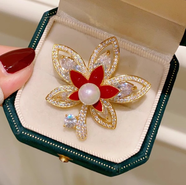 Maple Leaf Pearl Brooch_img_3