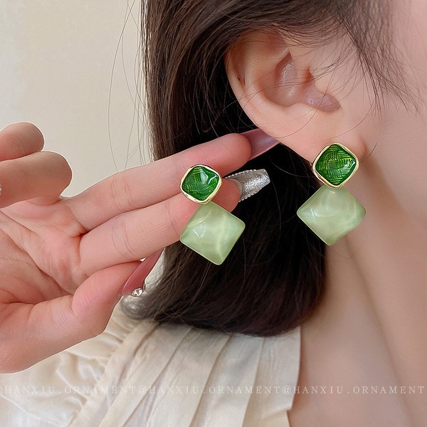 Fresh oil dripping sparkling square earrings_img_0