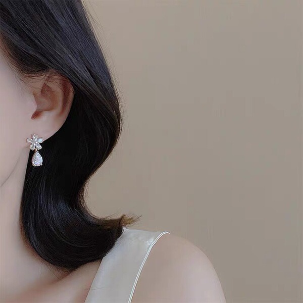 Fresh crystal flower drop earrings_img_1