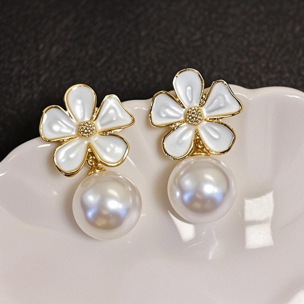 French retro oil drop flower pearl earrings