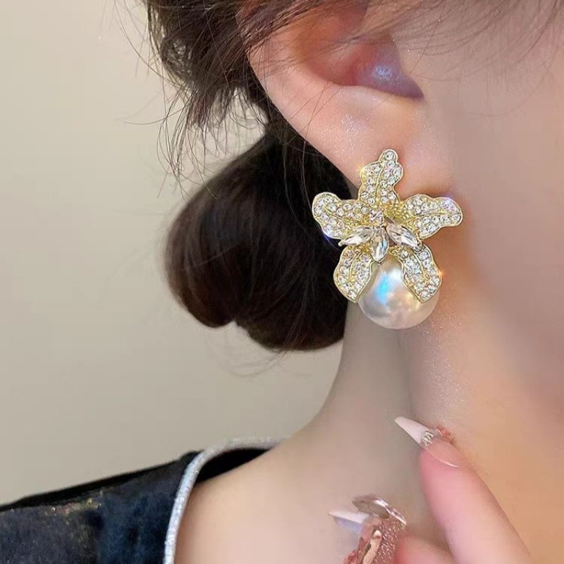 Floral Pearl Earrings for Women_img_2