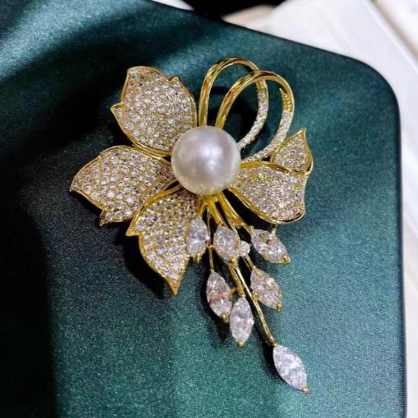 Diamond Pearl Brooch_img_1