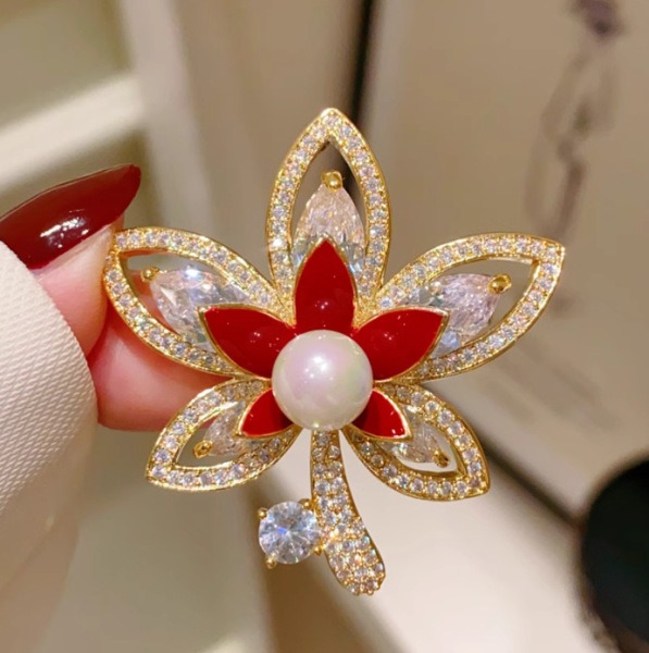 Maple Leaf Pearl Brooch_img_4