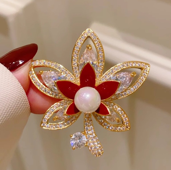 Maple Leaf Pearl Brooch_img_1
