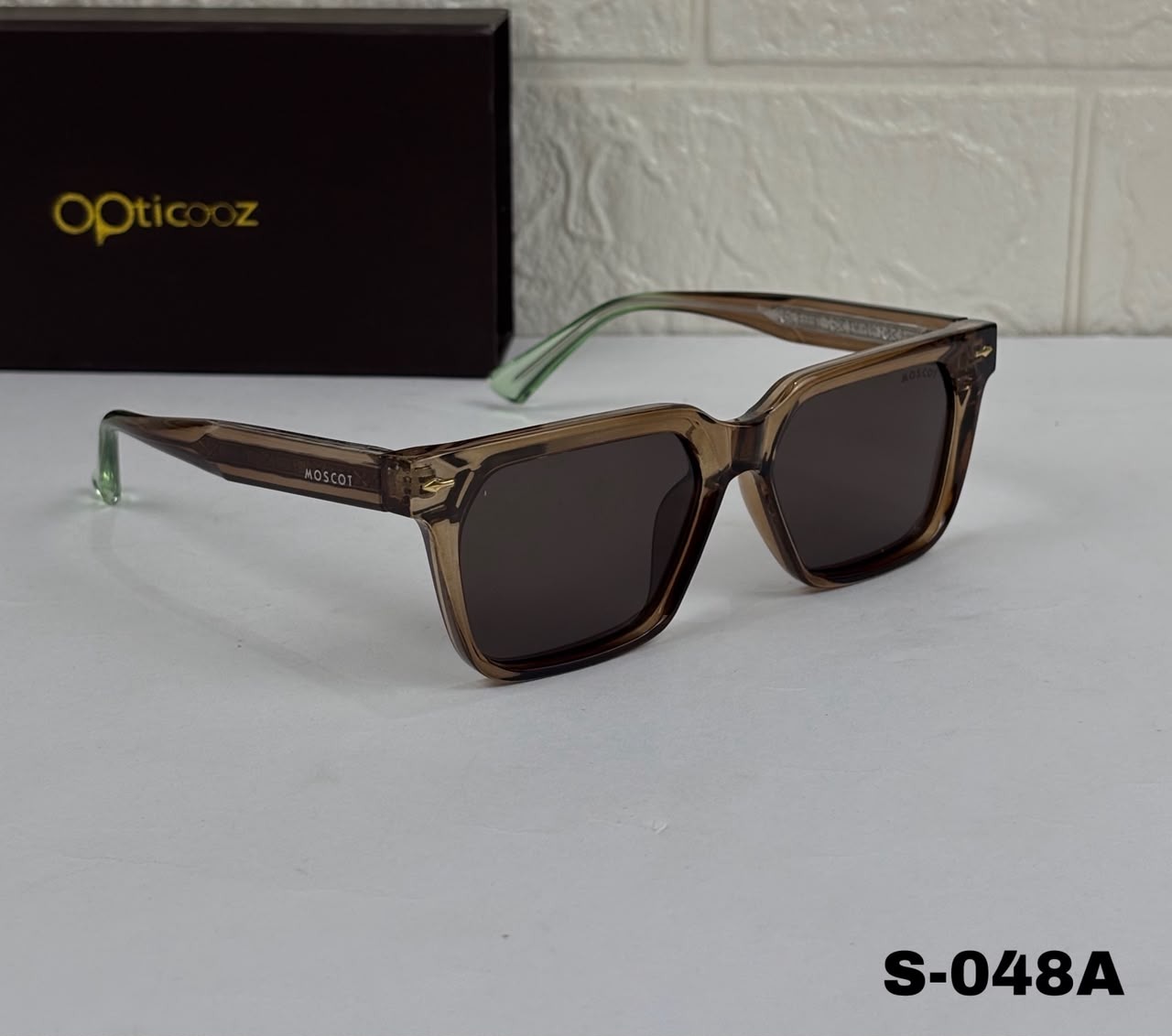 048A Classic Square Fashion Sunglass