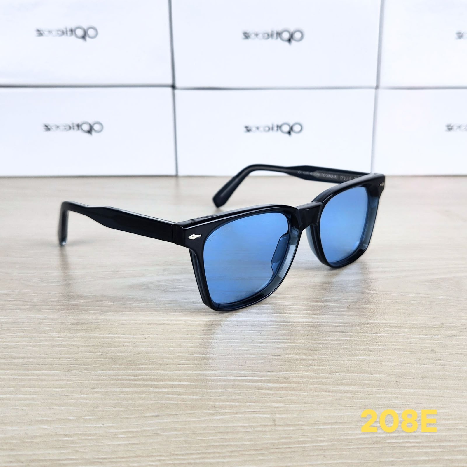 208 Classic Square Sunglass_img_1