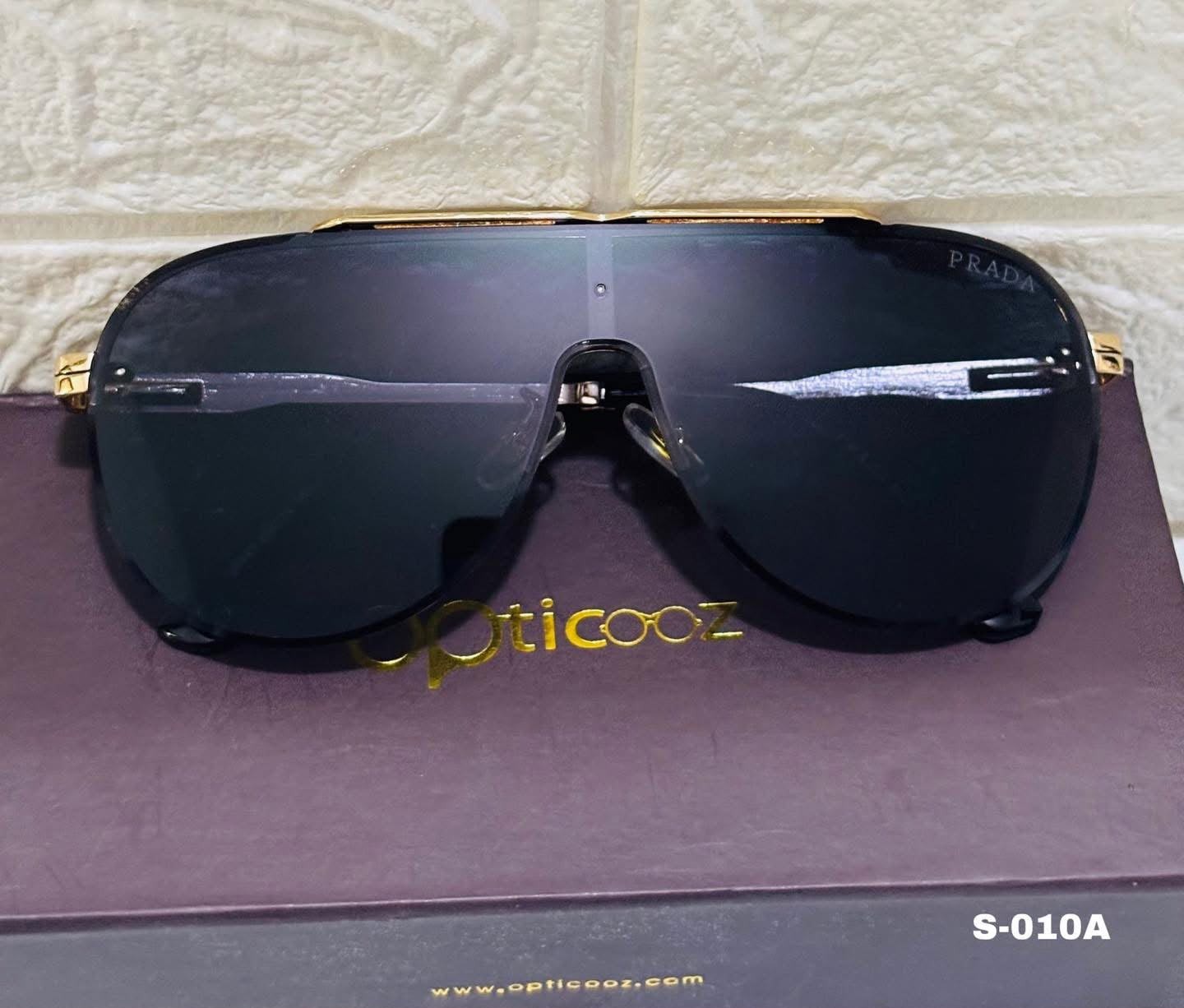 S-010A Oversized Rimless Shield Sunglass – Gold & Black_img_3