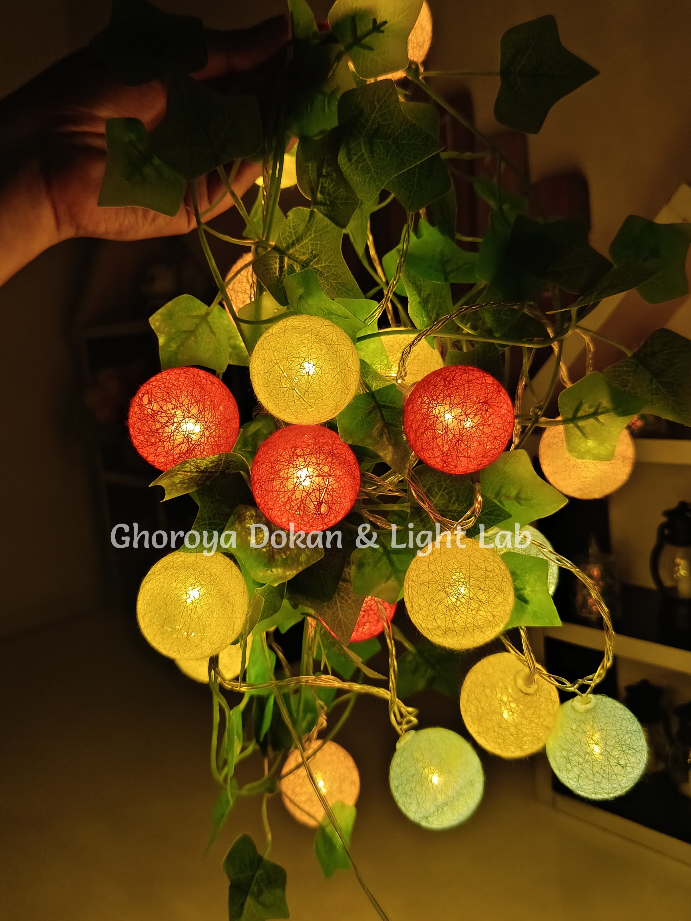 লতা যুক্ত Cotton Ball Fairy লাইট (১২ ফুট)