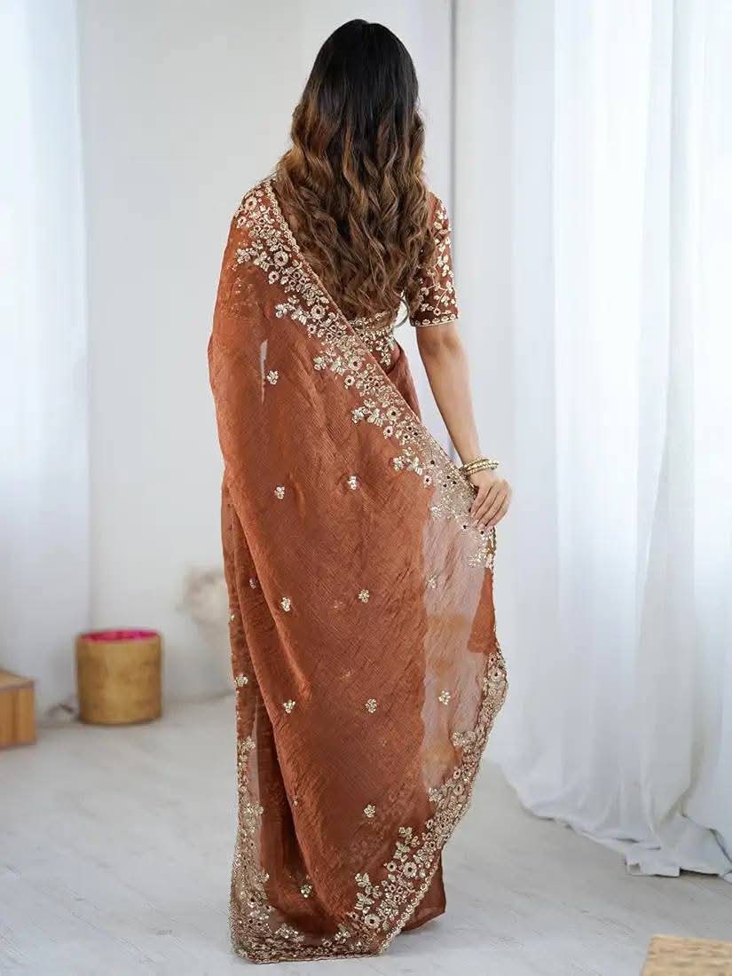 রেডি শাড়ি, রেডি ব্লাউজ, বানানোর ঝামেলা ছাড়াই