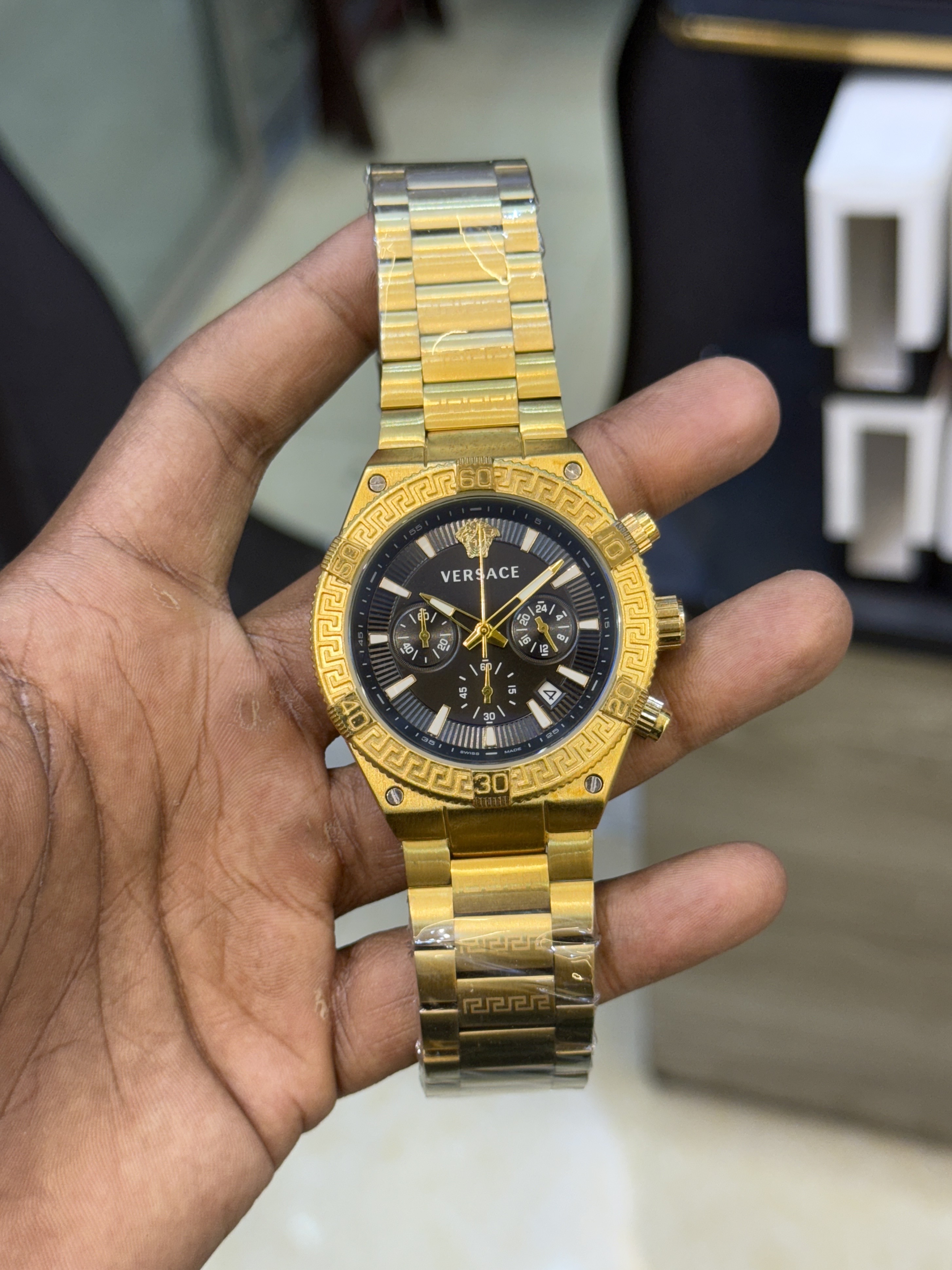 Versase Chronograph (Gold)_img_0