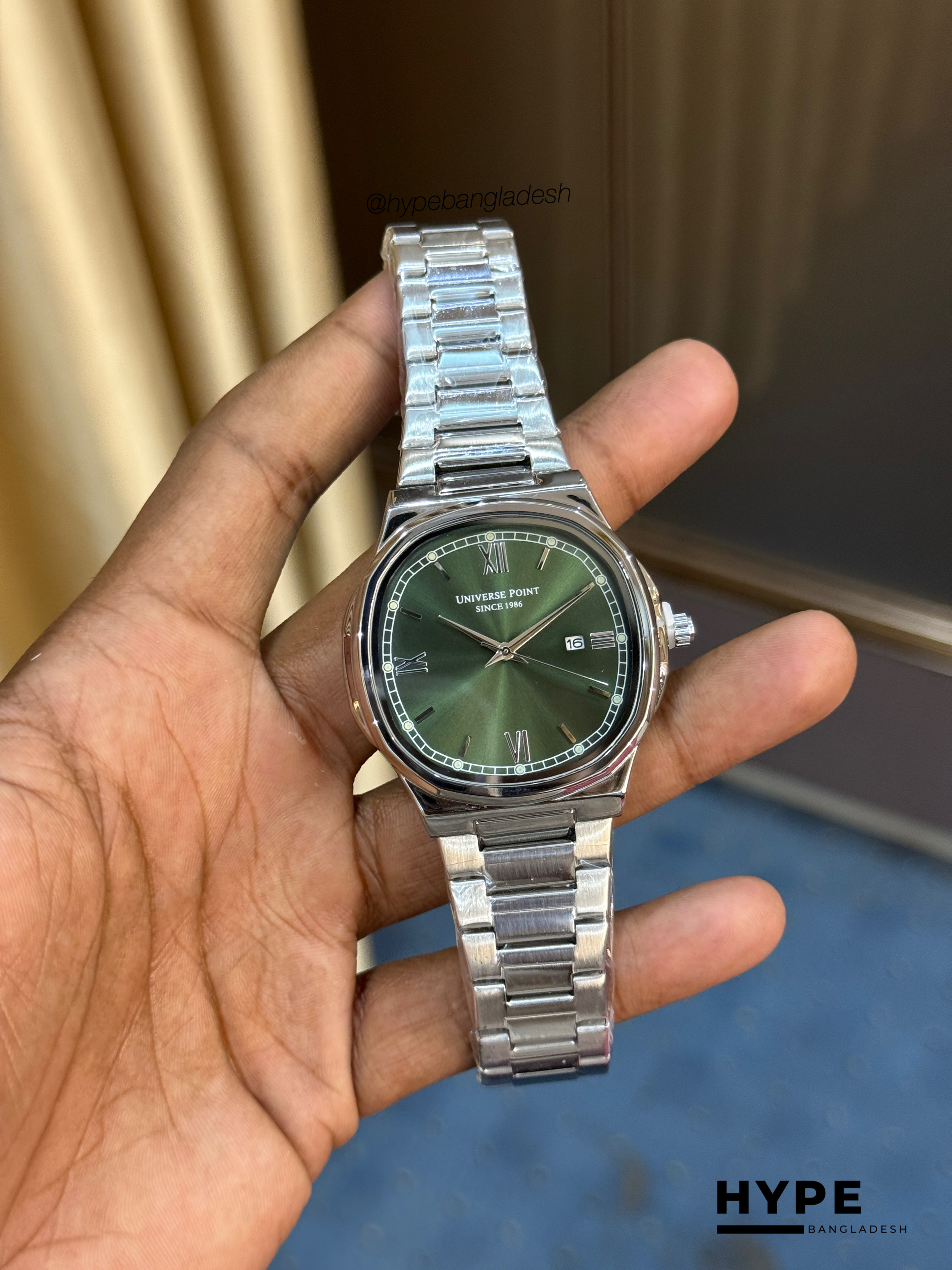 Universe Point Square Shape Quartz Watch With Date For Men (Silver-Green)