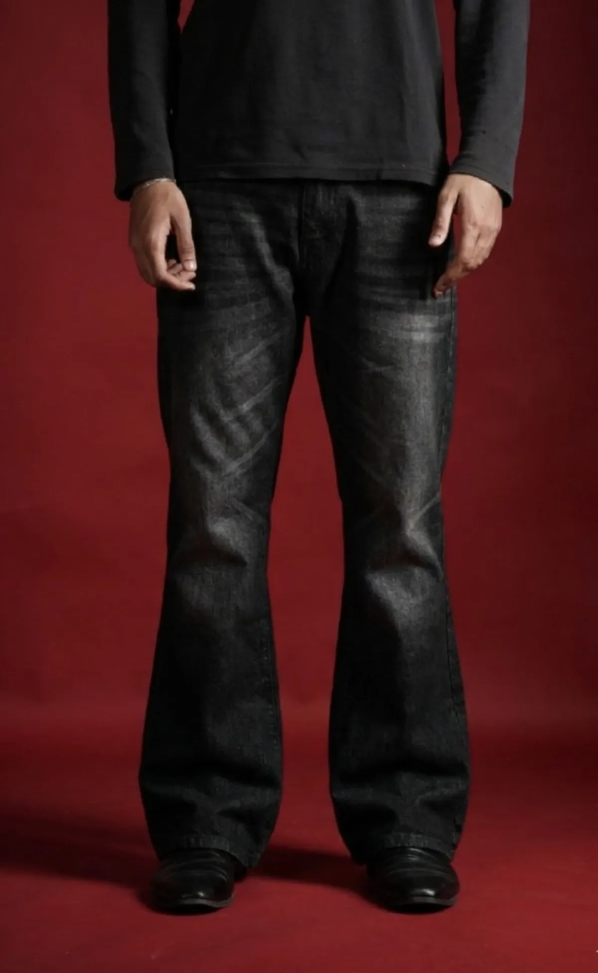 Bootcut-Fitted Denim - Black