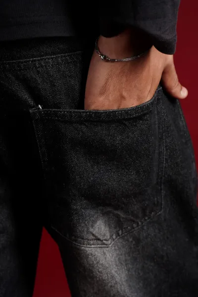 Bootcut-Fitted Denim - Black_img_4