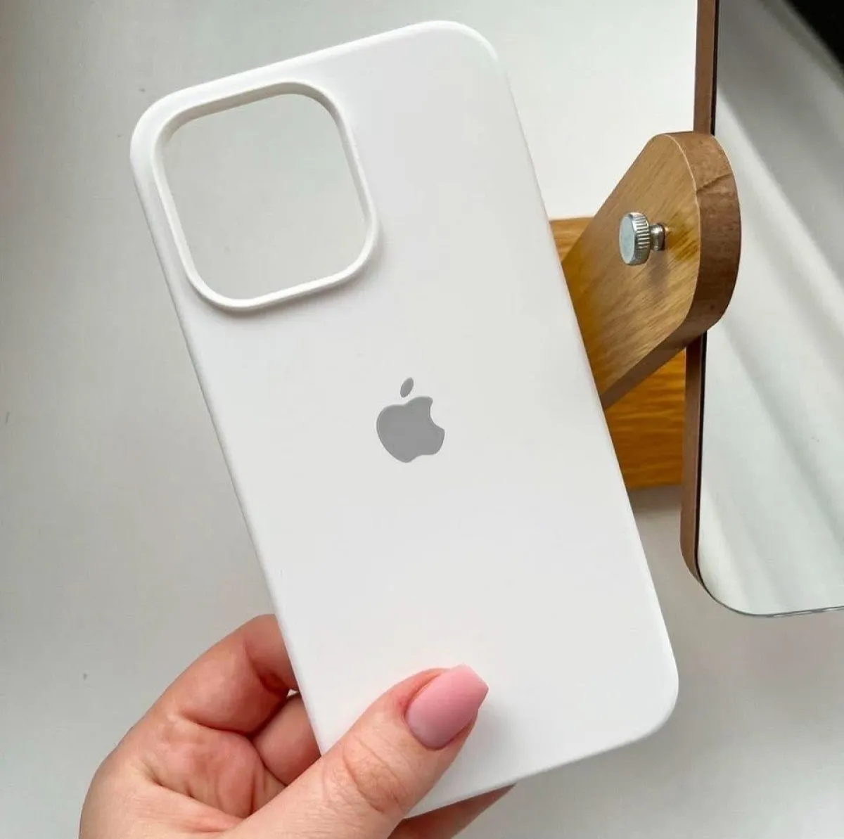 iPhone Silicon Cover (White) - Image 1