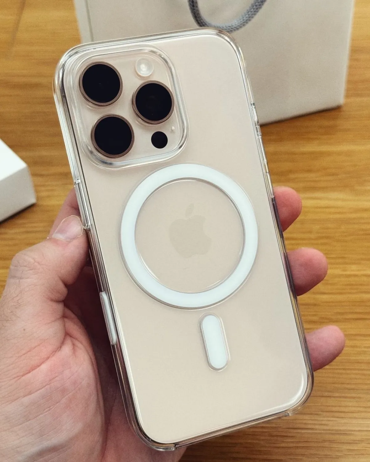 iPhone Transparent Case Anti Yellow (With Annimation) - Image 4