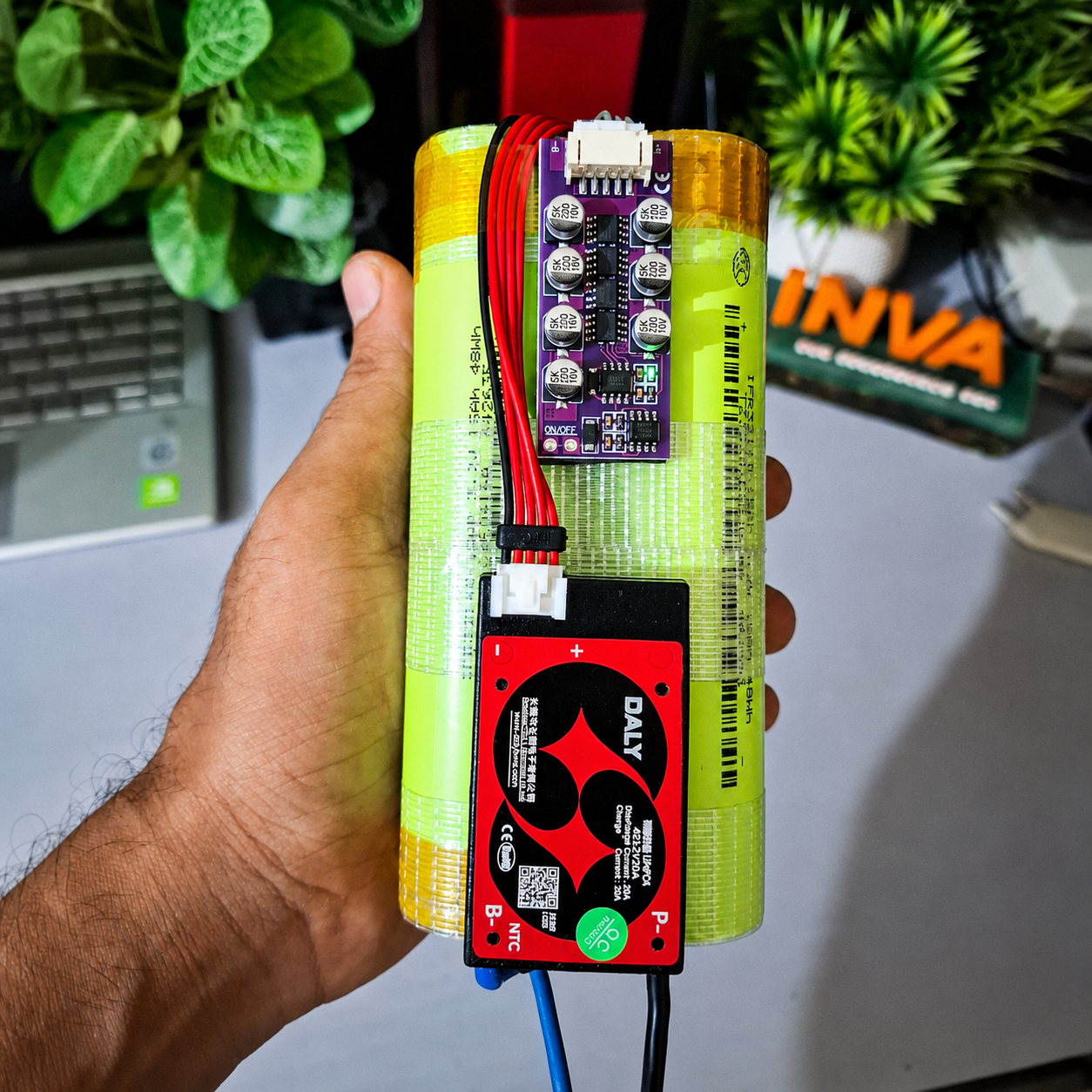 12.8V 15Ah lifepo4 battery pack with Daly 20A Bms 1.2A active balancer