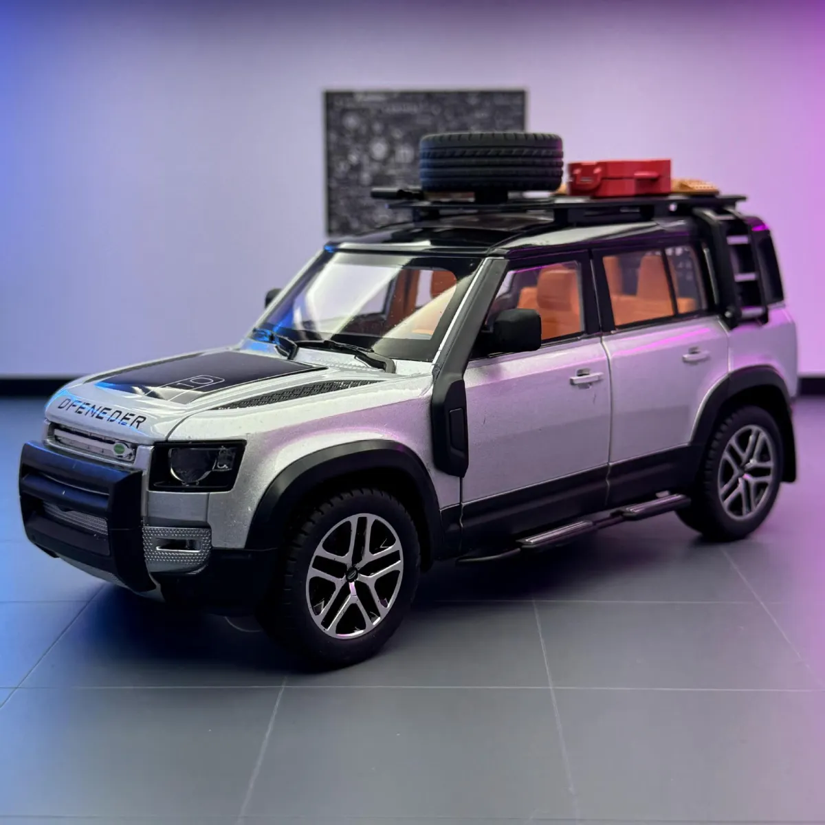 1:24 Scale Land Rover Defender.