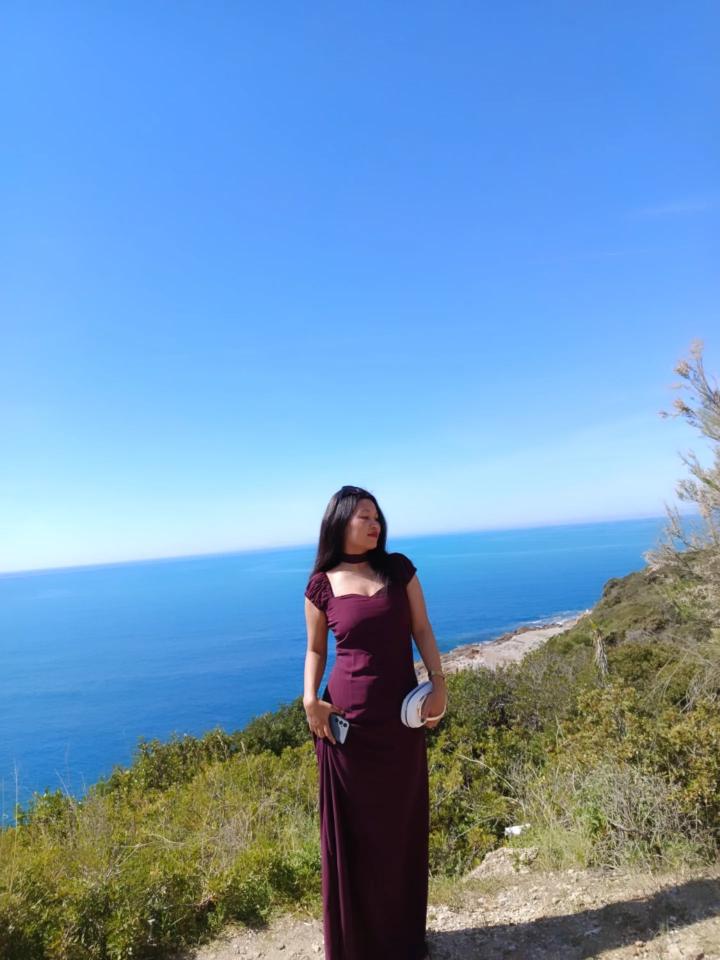 Monisha, in L size!