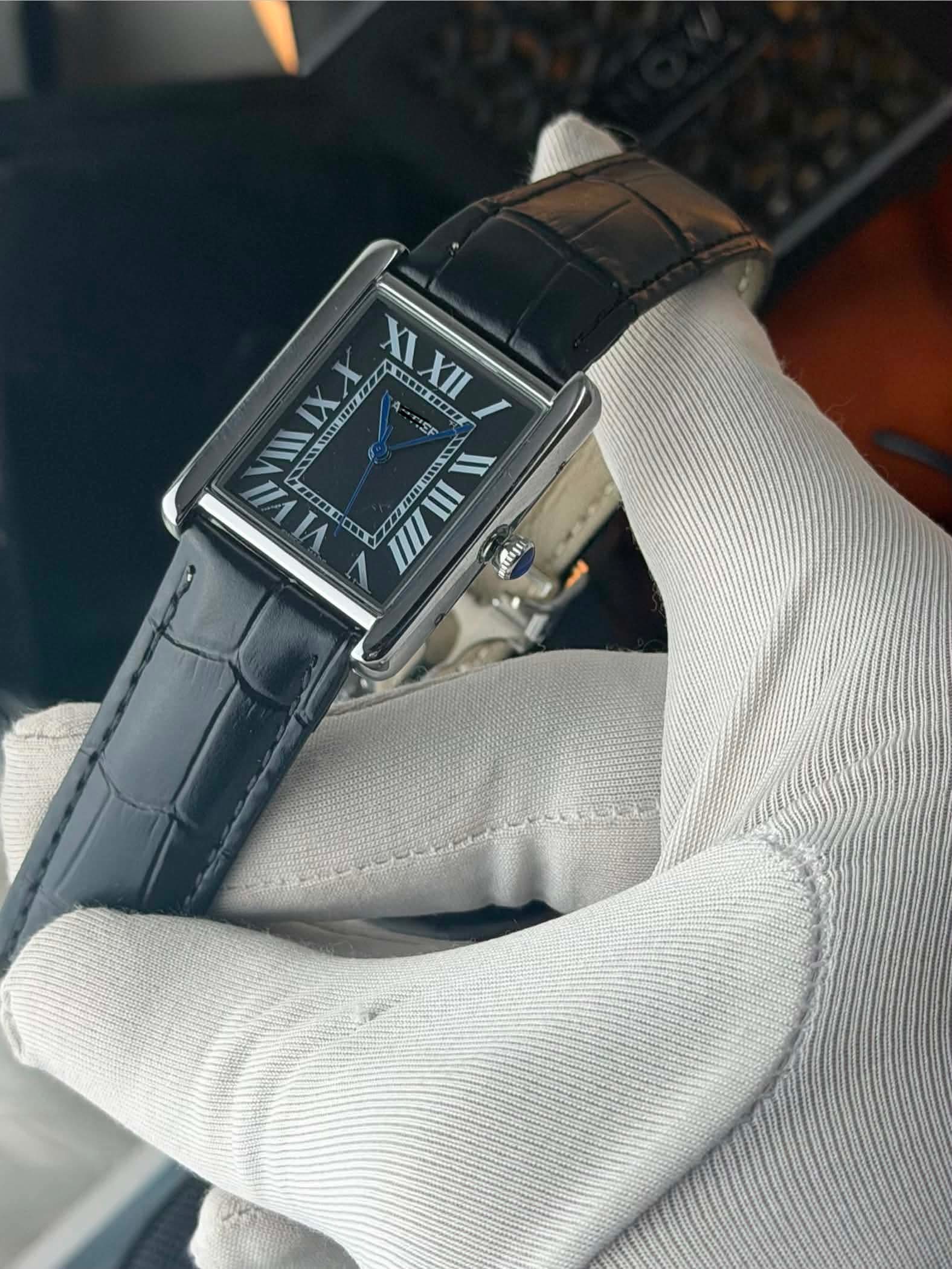 Tank Large black  Dial