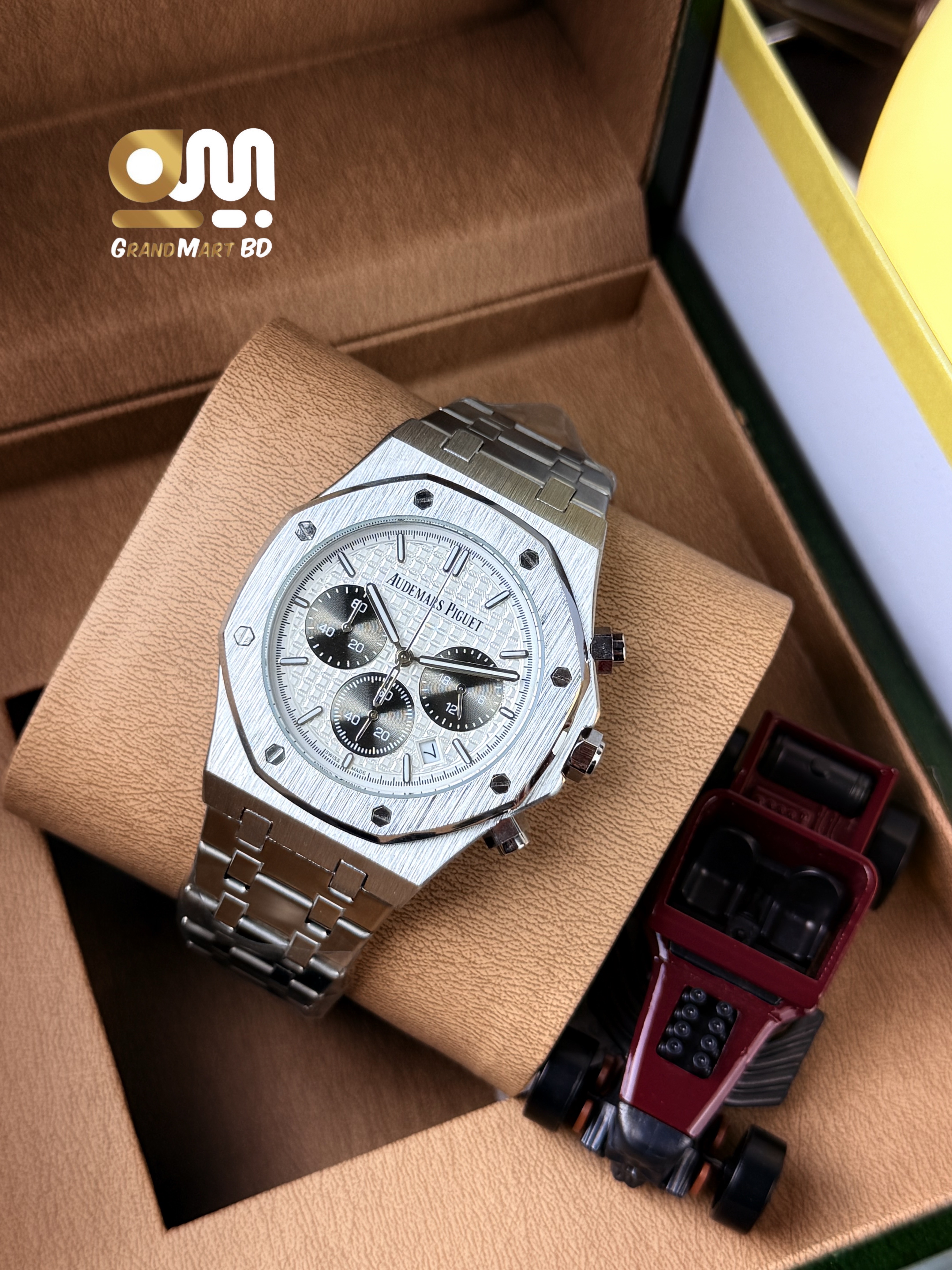 Audemars Piguet Royal Oak Chronograph ("Panda" Dial) AA