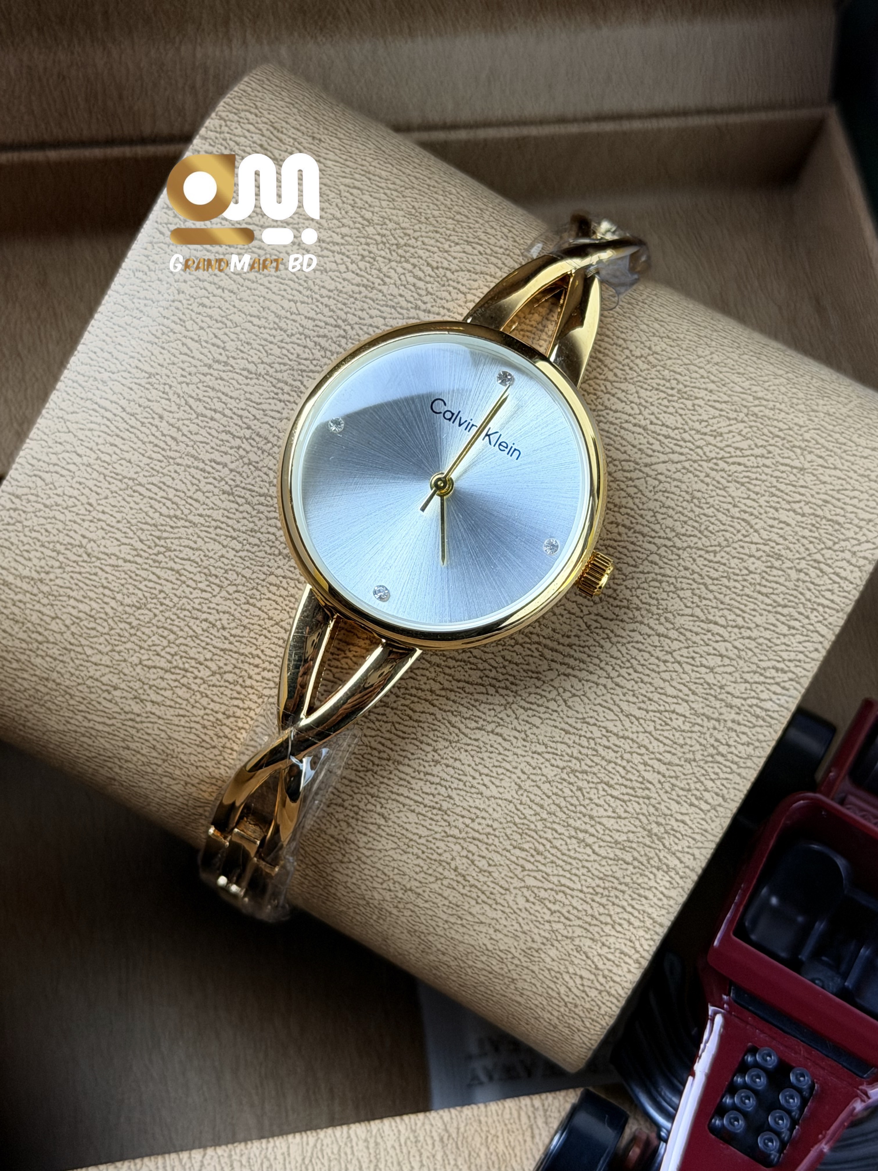 Ck girls watch || White oval dial