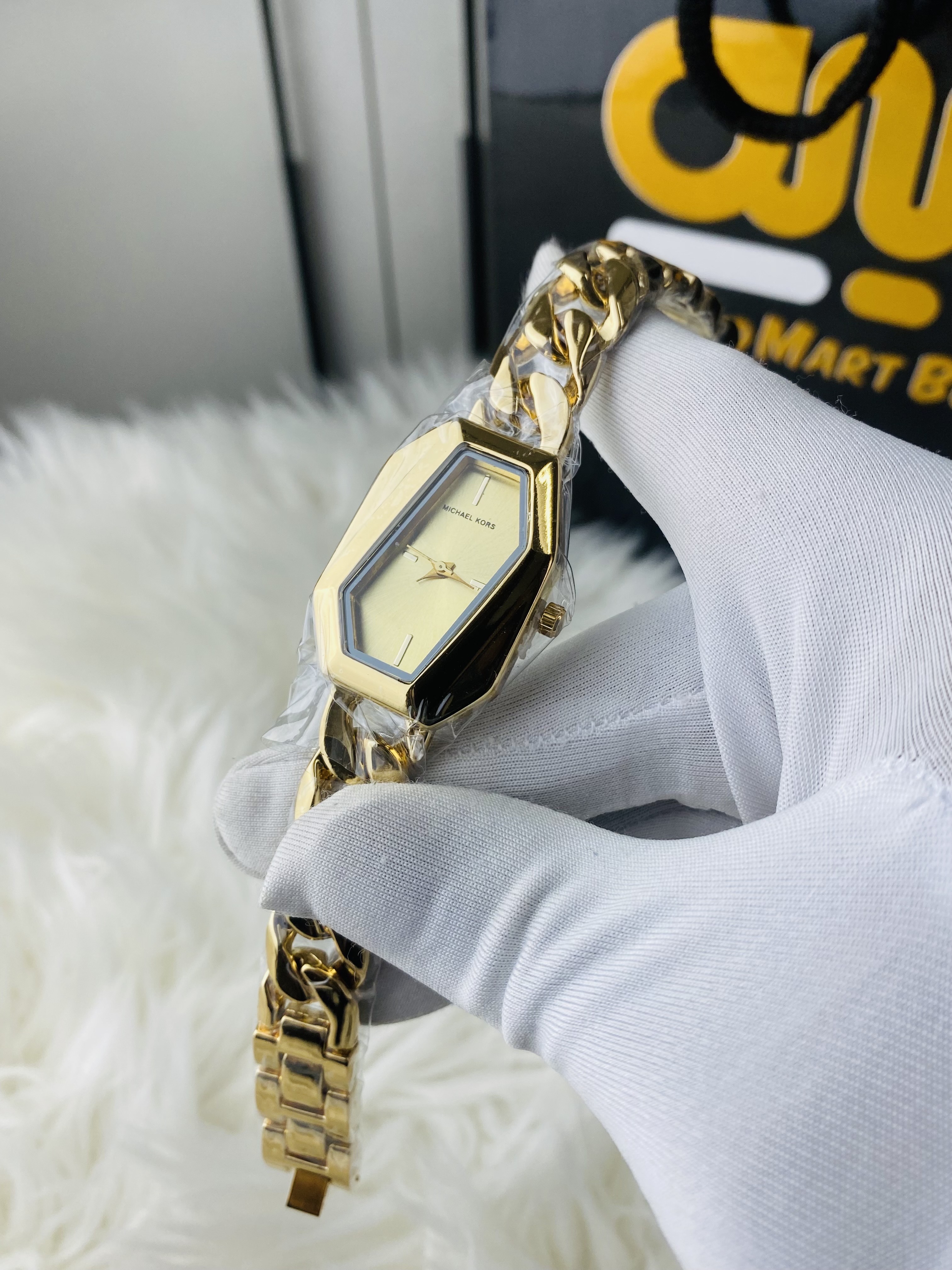 MK Girls || Golden