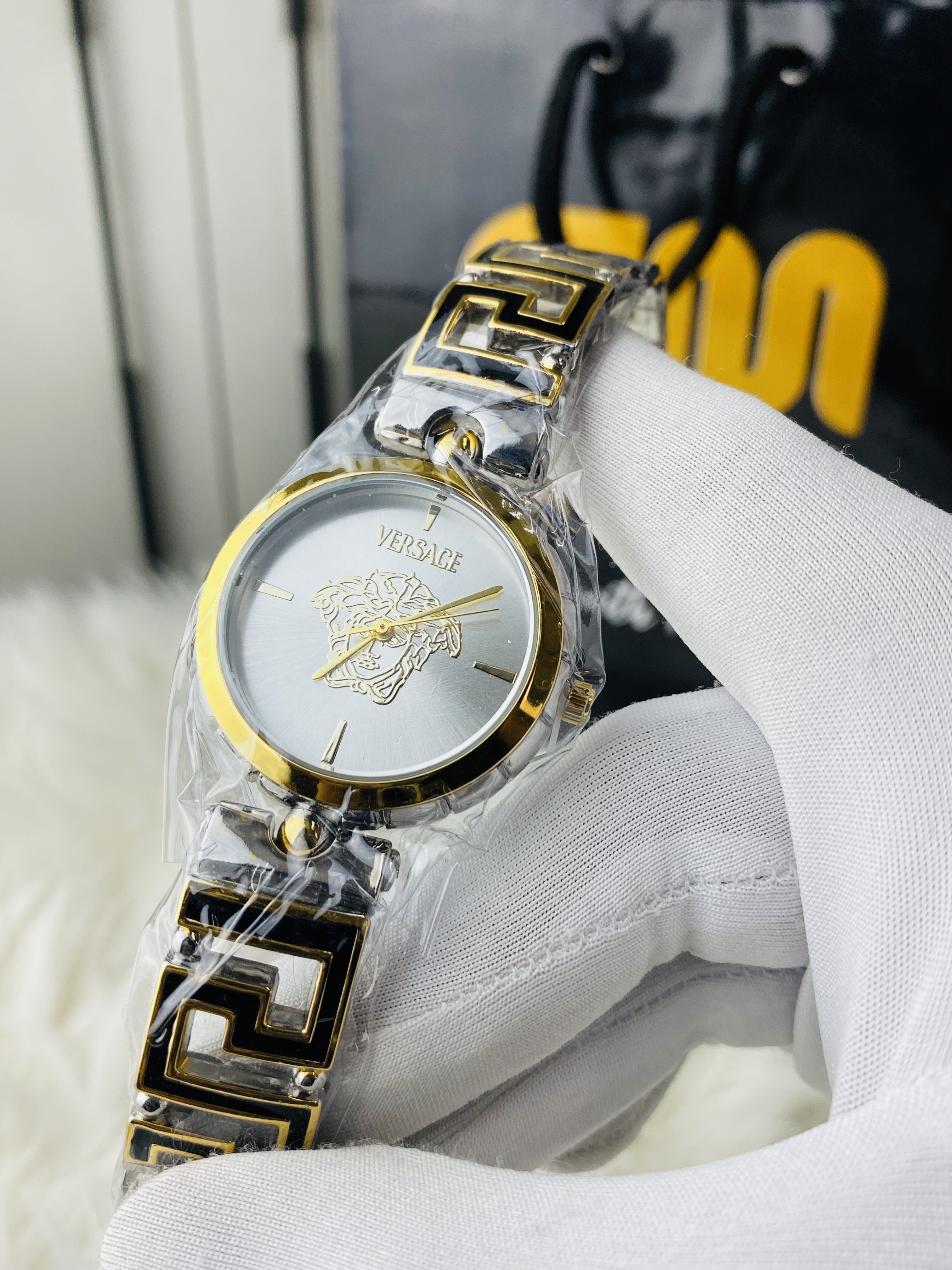 Versace girls watch || Uper White_img_1